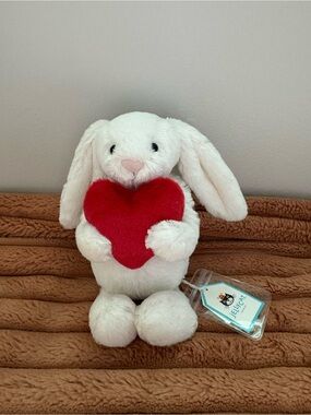 Jellycat SMALL Bashful Red Love Heart Bunny (rare!)